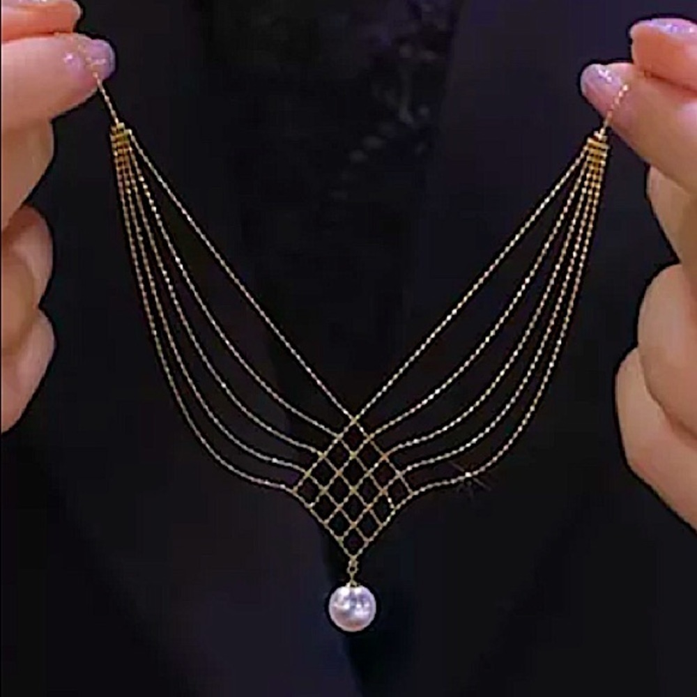 Pearl Drop Gold Overlapping Clavicle Chain Necklace
